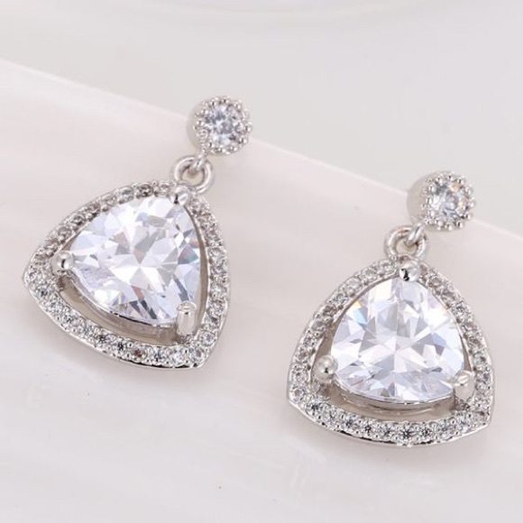Jewelry - Silver Rhinestone Earrings